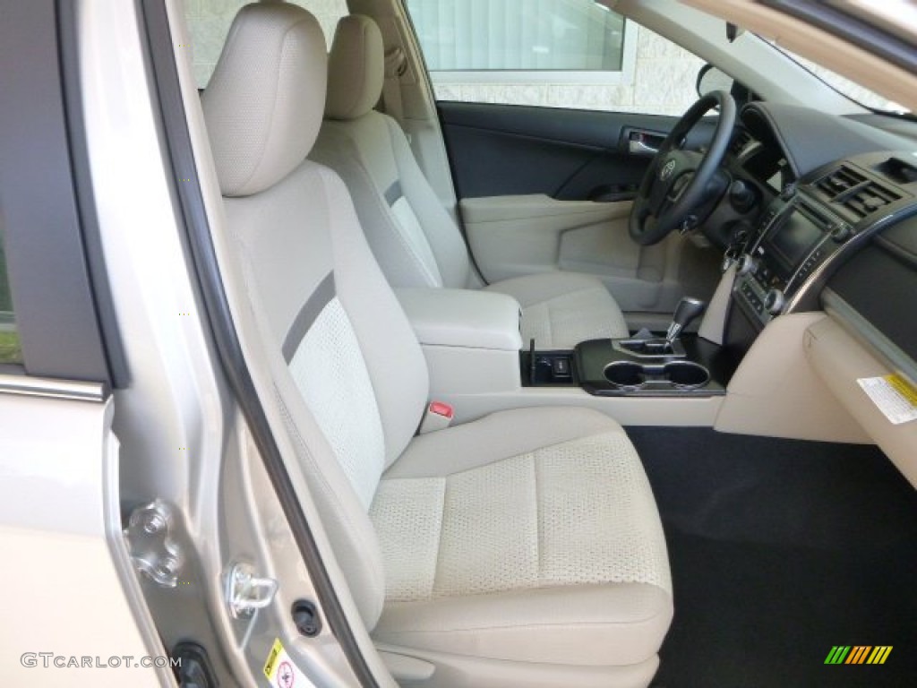 2013 Camry LE - Champagne Mica / Ivory photo #9