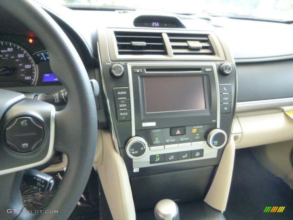 2013 Camry LE - Champagne Mica / Ivory photo #18