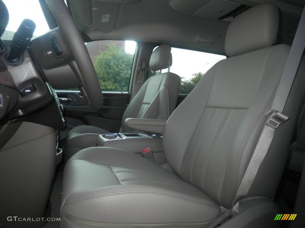 Dark Frost Beige/Medium Frost Beige Interior 2014 Chrysler Town & Country Touring-L Photo #84775469