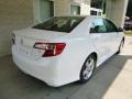 2013 Super White Toyota Camry SE  photo #3