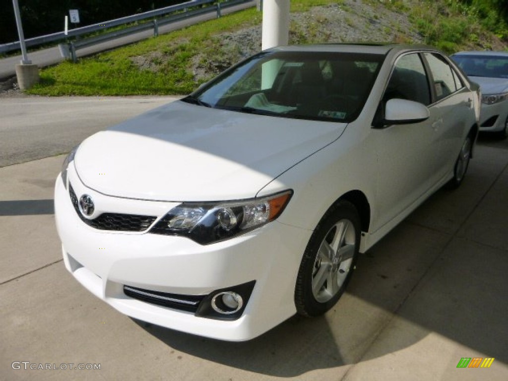 2013 Camry SE - Super White / Black/Ash photo #6