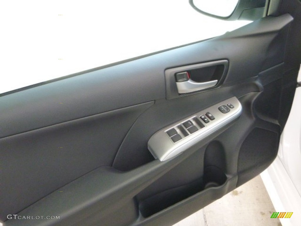 2013 Camry SE - Super White / Black/Ash photo #16