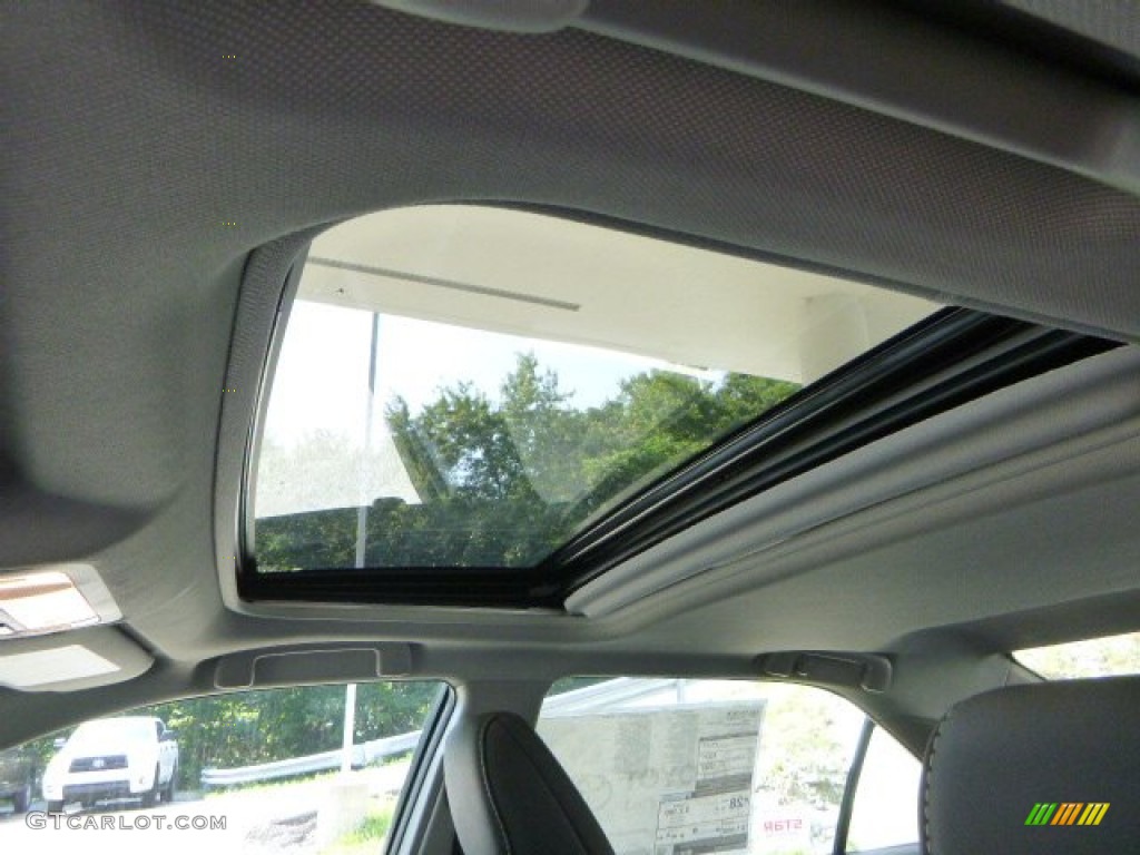 2013 Camry SE - Super White / Black/Ash photo #17