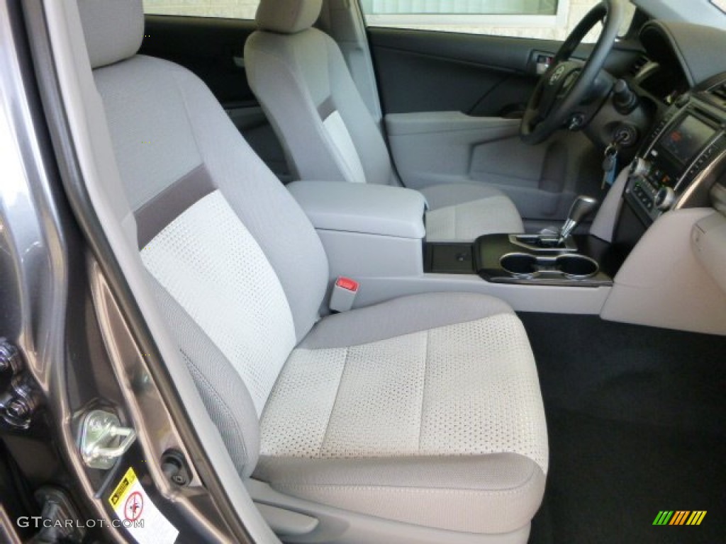 2013 Camry LE - Magnetic Gray Metallic / Ash photo #9
