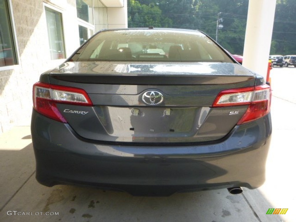 2013 Camry SE - Magnetic Gray Metallic / Black photo #4