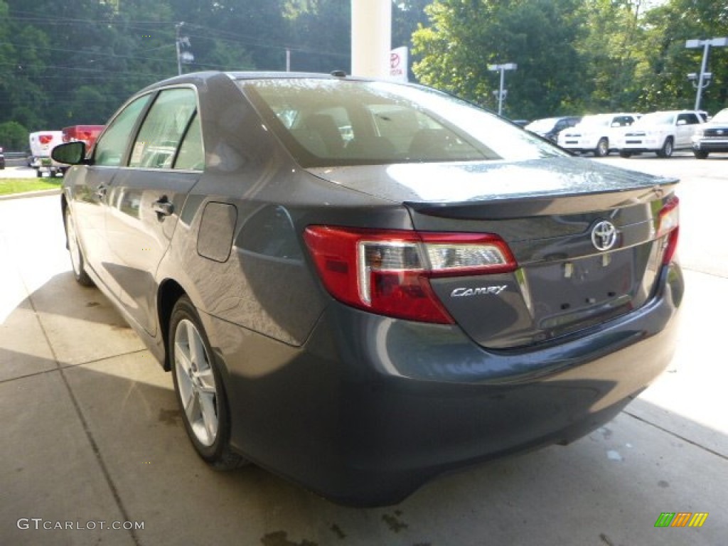 2013 Camry SE - Magnetic Gray Metallic / Black photo #5