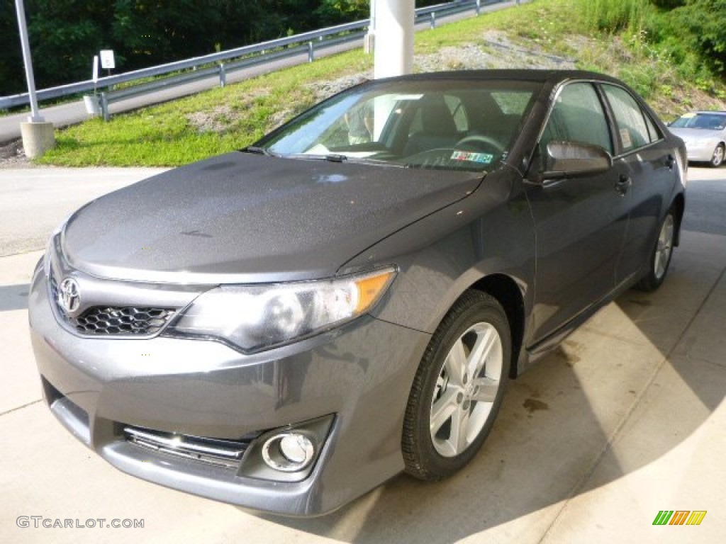 2013 Camry SE - Magnetic Gray Metallic / Black photo #6