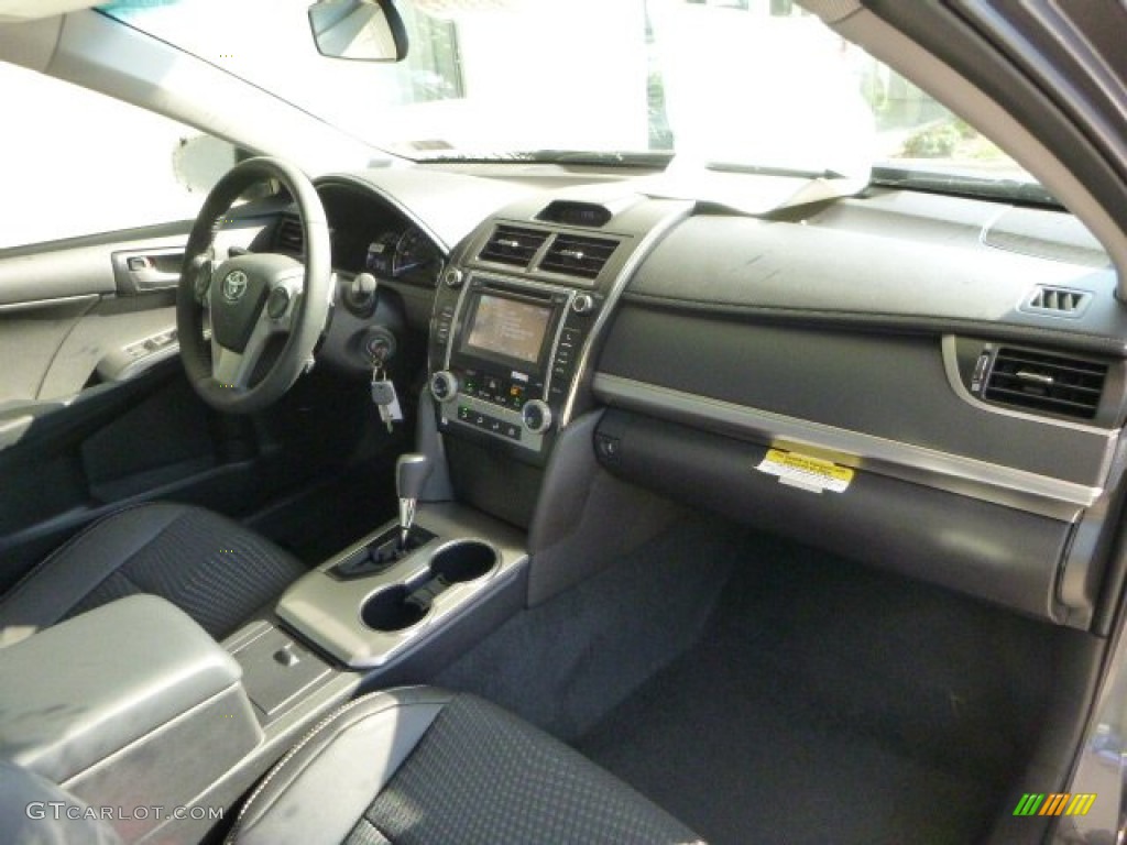 2013 Camry SE - Magnetic Gray Metallic / Black photo #10