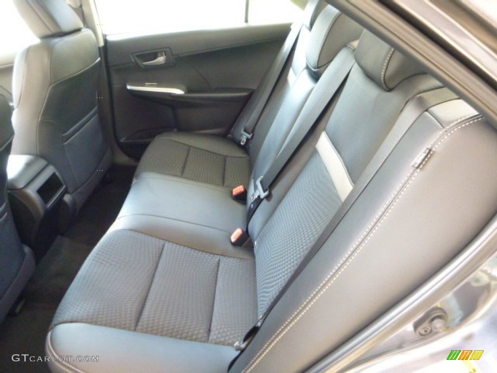 2013 Camry SE - Magnetic Gray Metallic / Black photo #13