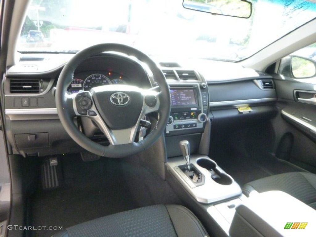 2013 Camry SE - Magnetic Gray Metallic / Black photo #14