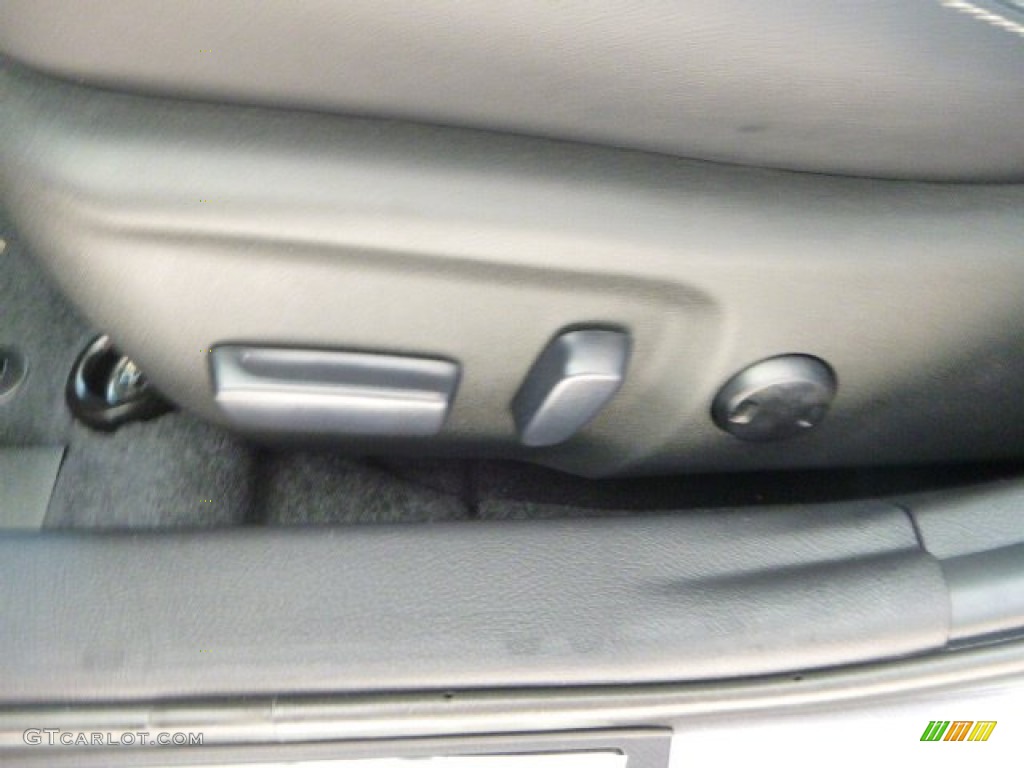 2013 Camry SE - Magnetic Gray Metallic / Black photo #16