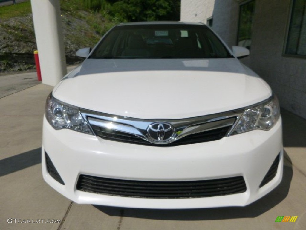 2013 Camry LE - Super White / Ivory photo #7