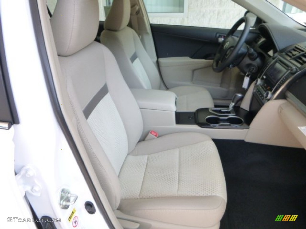 2013 Camry LE - Super White / Ivory photo #9