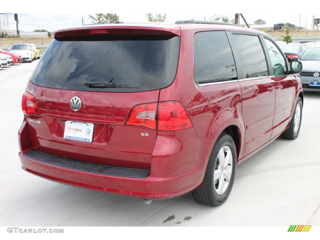 2011 Routan SE - Deep Claret Red Metallic / Aero Gray photo #9