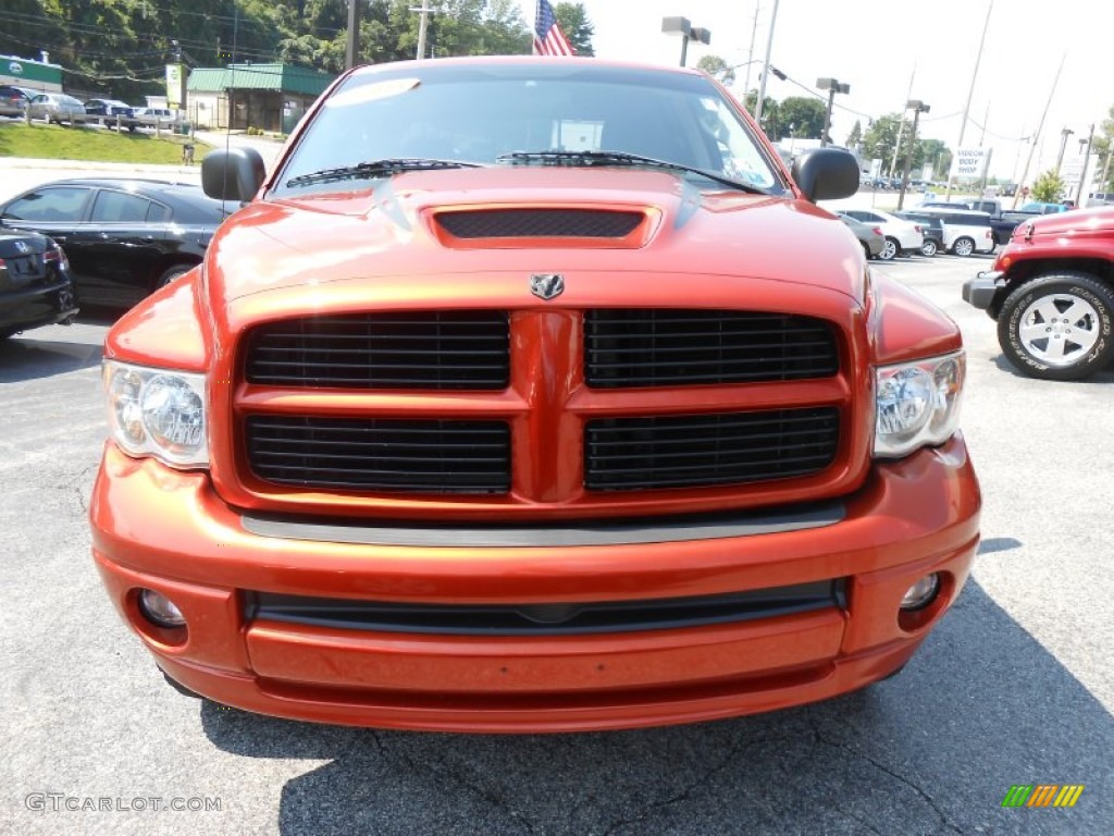 2005 Ram 1500 SLT Daytona Quad Cab 4x4 - Go ManGo! / Dark Slate Gray photo #2