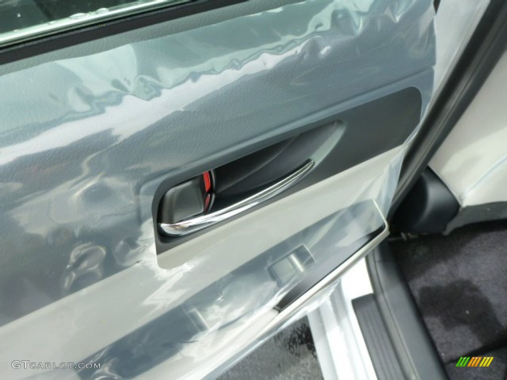 2014 IS 250 AWD - Silver Lining Metallic / Light Gray photo #13