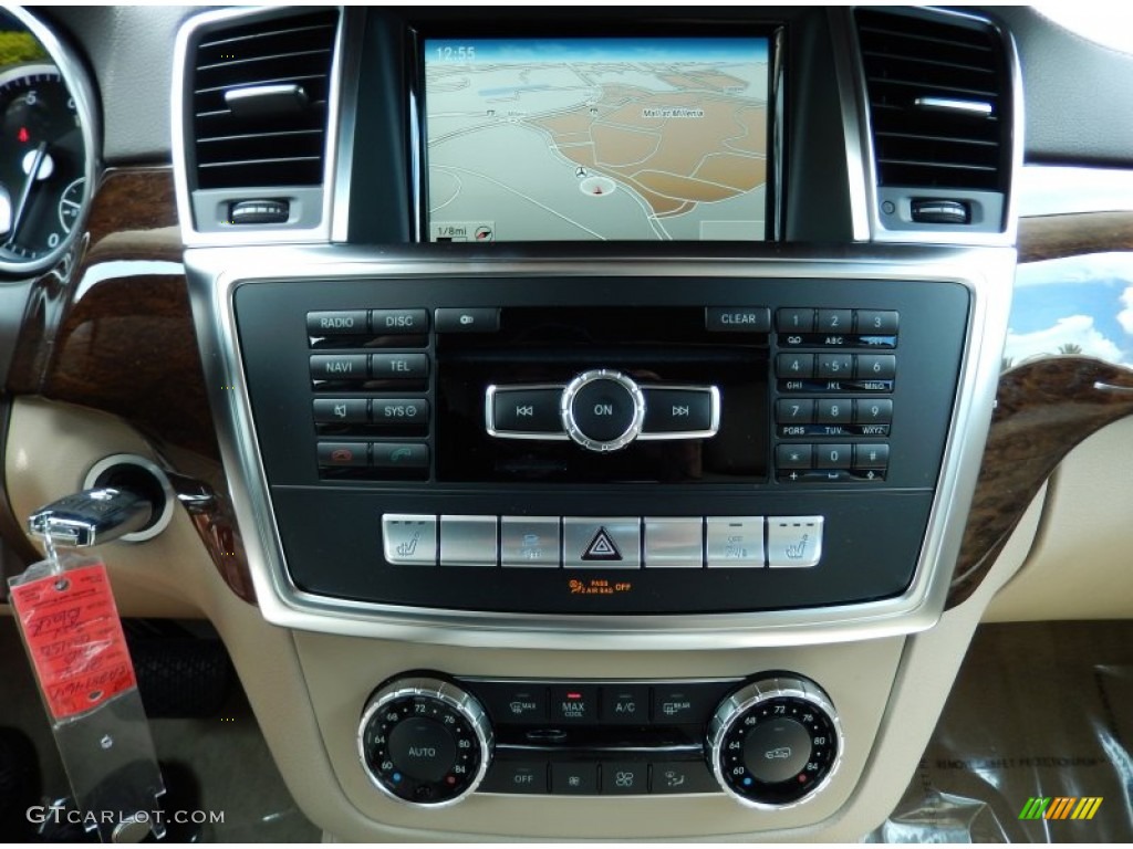 2014 GL 450 4Matic - Black / Almond Beige photo #13