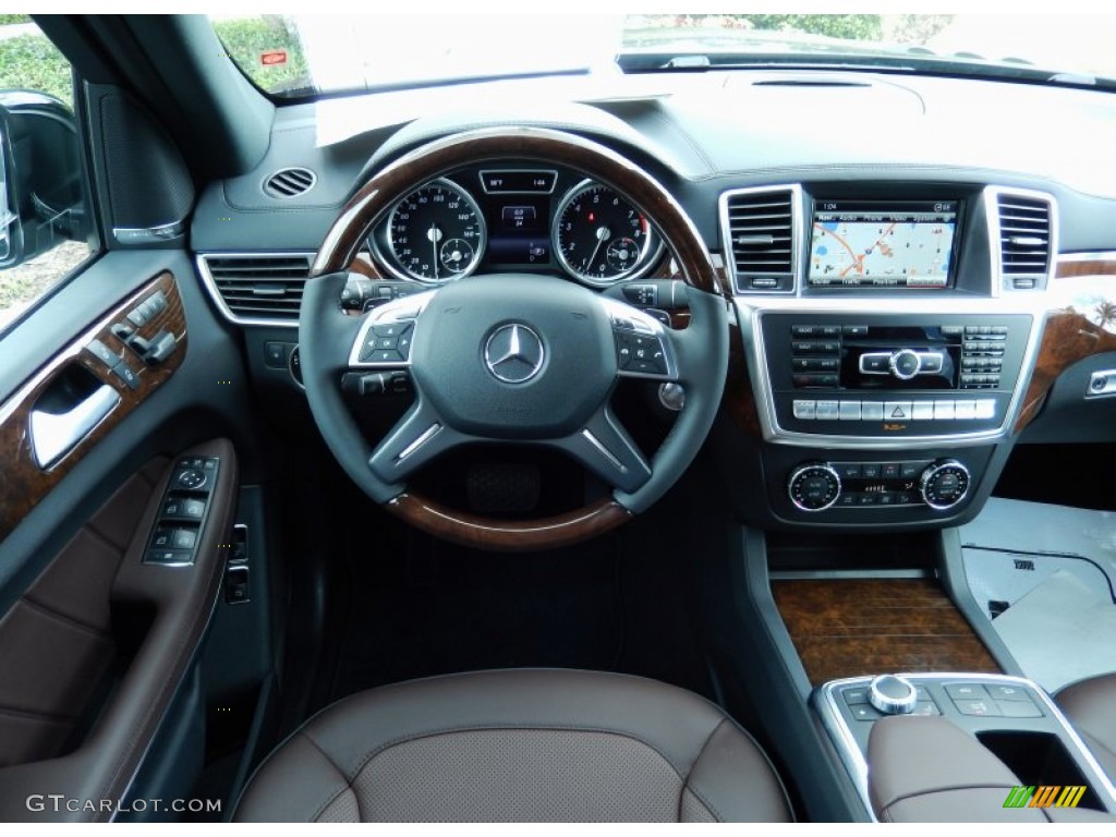 2014 Mercedes-Benz GL 550 4Matic Auburn Brown/Black Dashboard Photo #84785669