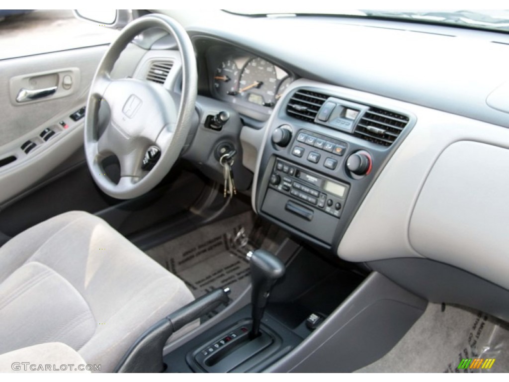 2000 Accord LX Sedan - Signet Silver Metallic / Charcoal photo #9