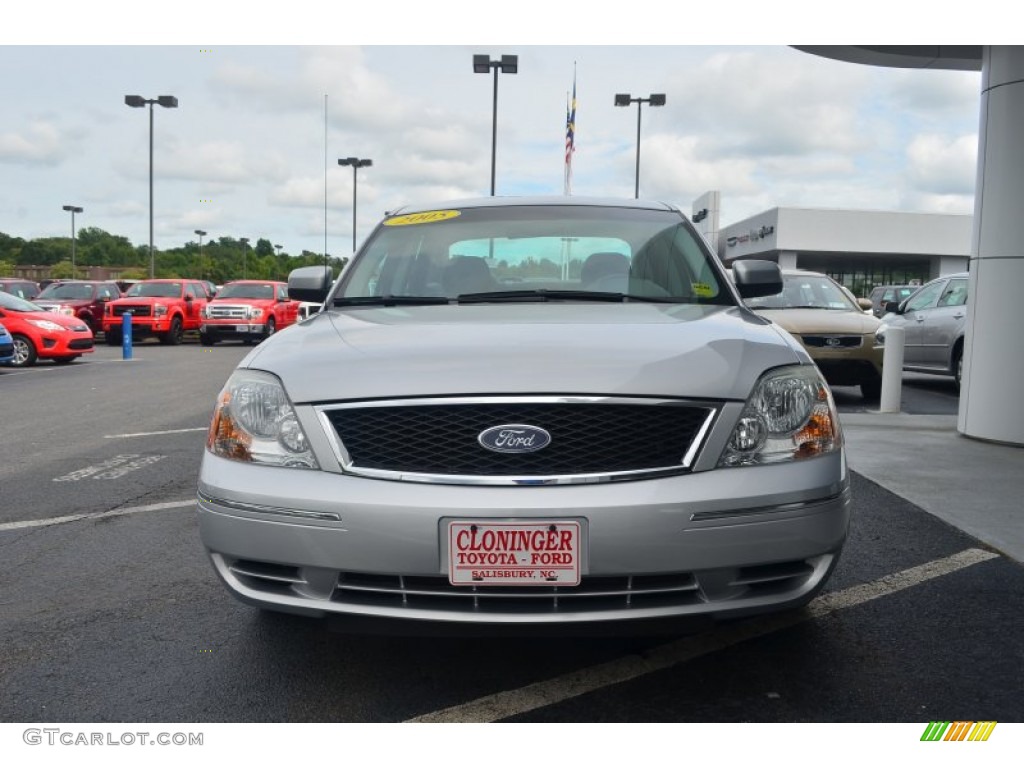 2005 Five Hundred SE - Silver Frost Metallic / Shale Grey photo #7