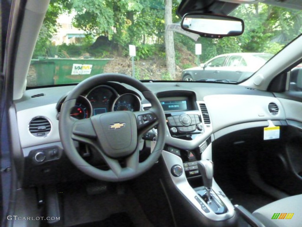 2014 Cruze LS - Atlantis Blue Metallic / Jet Black/Medium Titanium photo #12