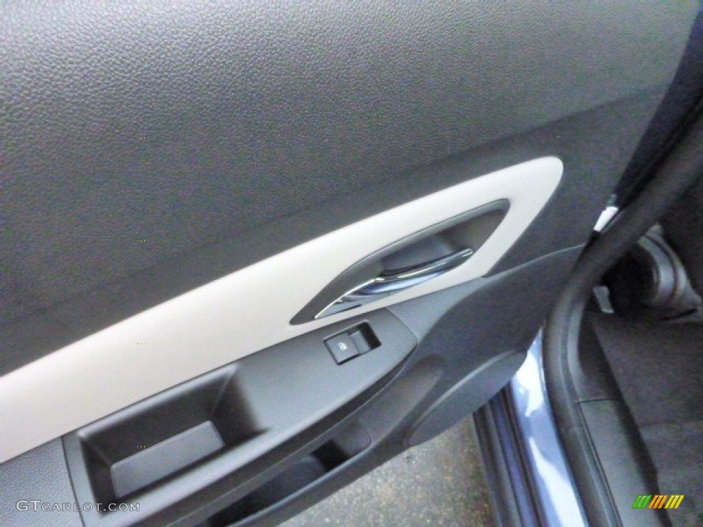 2014 Cruze LS - Atlantis Blue Metallic / Jet Black/Medium Titanium photo #13
