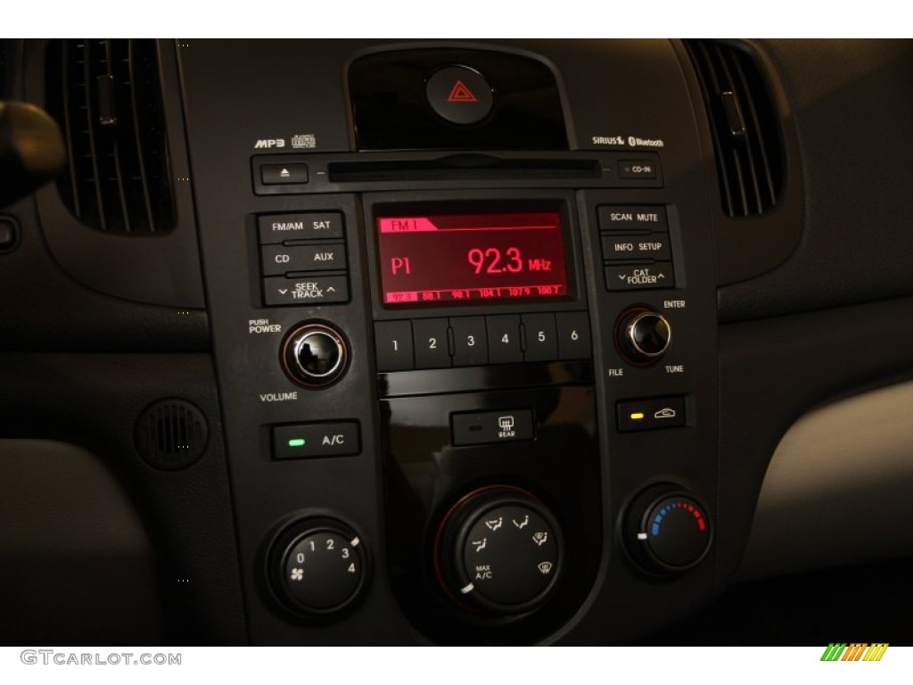 2010 Kia Forte LX Controls Photo #84793562