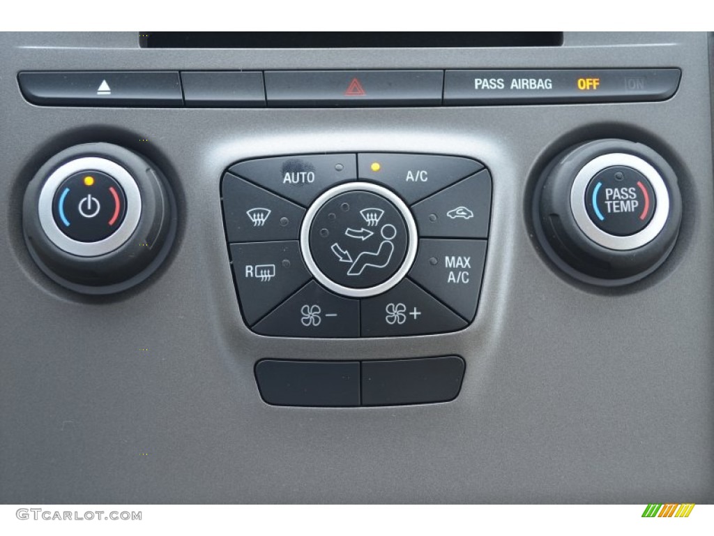 2014 Ford Taurus SEL Controls Photo #84795656