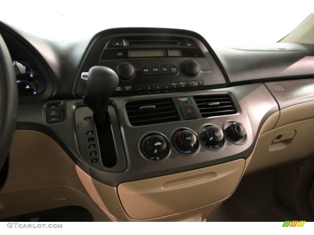 2007 Honda Odyssey LX Controls Photo #84798509