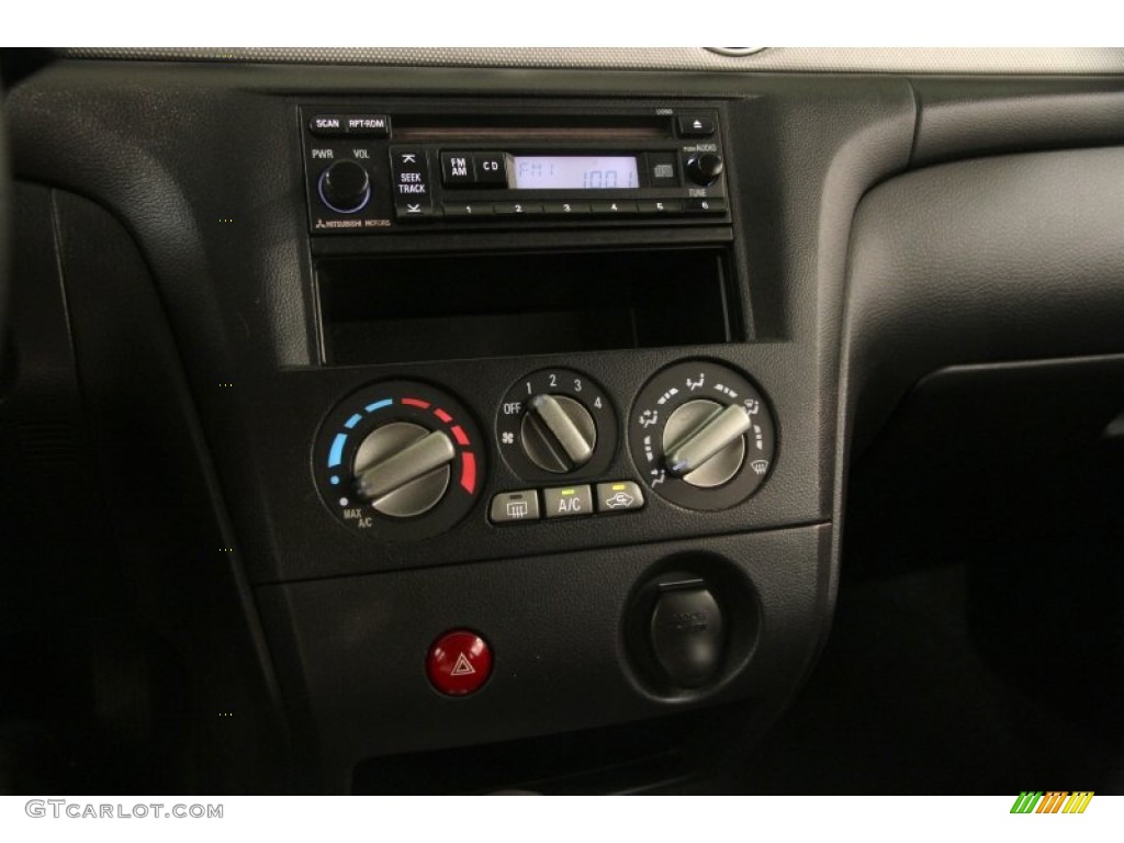 2004 Outlander LS - Urban Gray Pearl / Charcoal photo #8