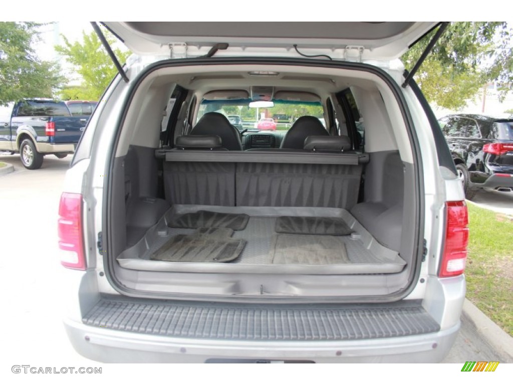 2002 Ford Explorer XLT Trunk Photos