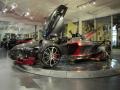 Carbon Black/Red - R Edition  Photo No. 57