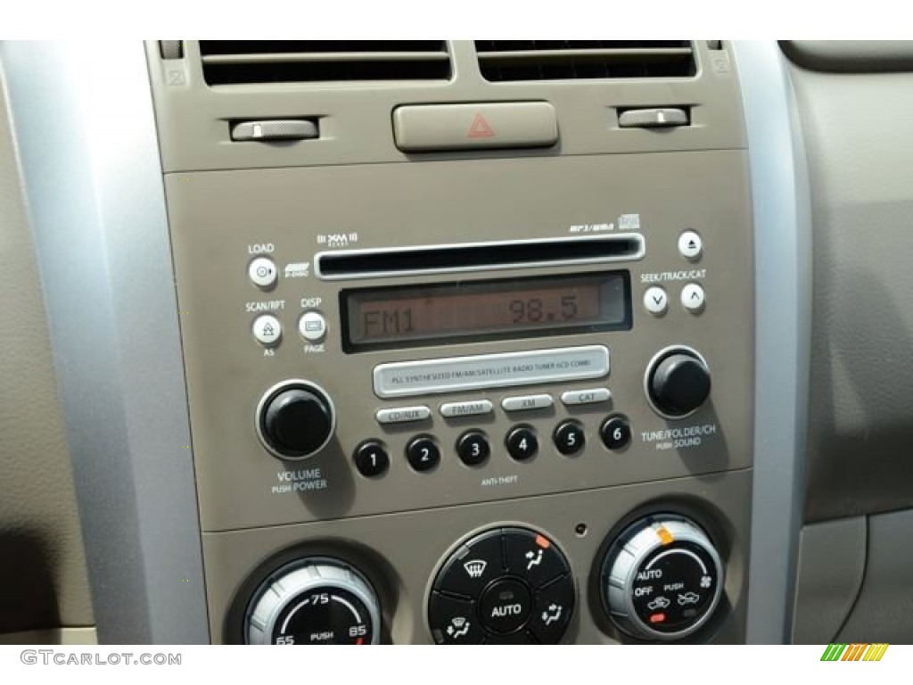 2006 Suzuki Grand Vitara Luxury 4x4 Audio System Photos