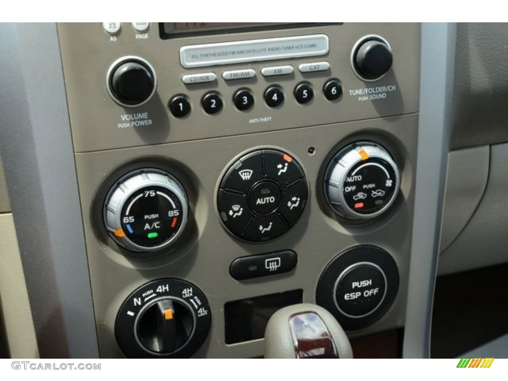 2006 Suzuki Grand Vitara Luxury 4x4 Controls Photos