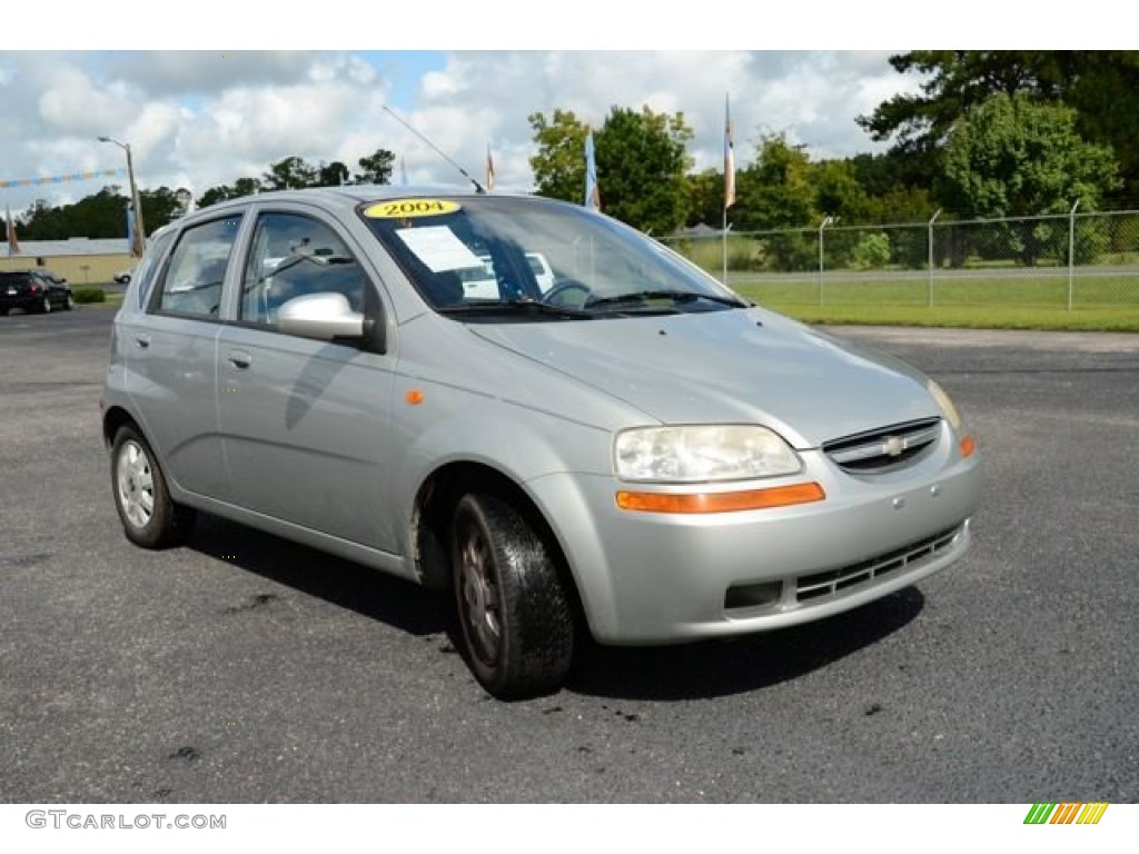 2004 Aveo LS Hatchback - Galaxy Silver Metallic / Gray photo #3