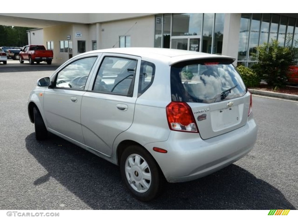 2004 Aveo LS Hatchback - Galaxy Silver Metallic / Gray photo #7