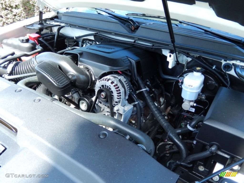2011 Cadillac Escalade ESV Platinum Engine Photos