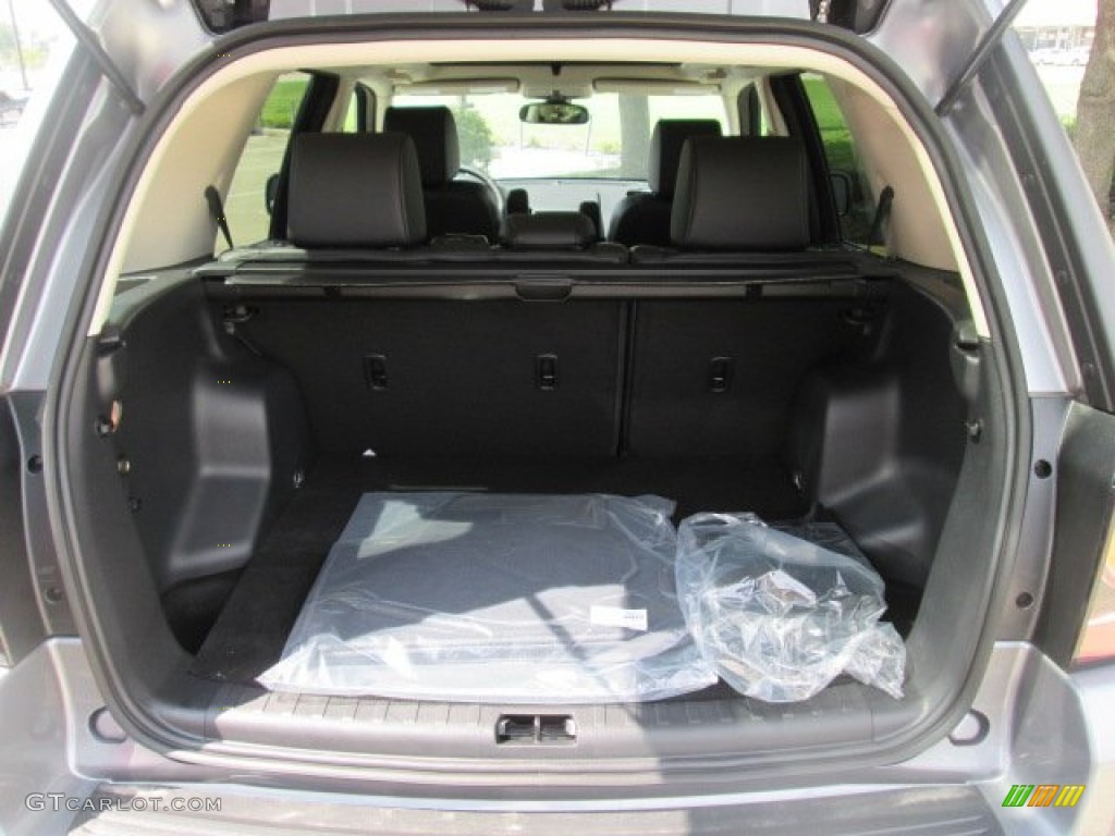 2013 Land Rover LR2 HSE Trunk Photo #84814212