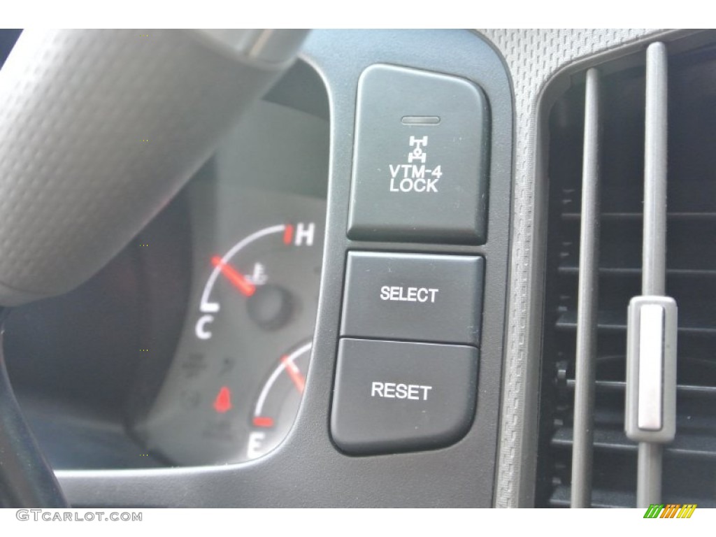 2006 Honda Ridgeline RTL Controls Photo #84814429
