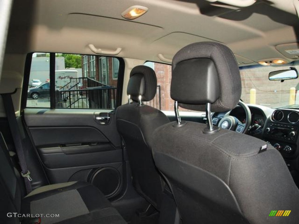 2012 Compass Sport - Rescue Green Metallic / Dark Slate Gray photo #8