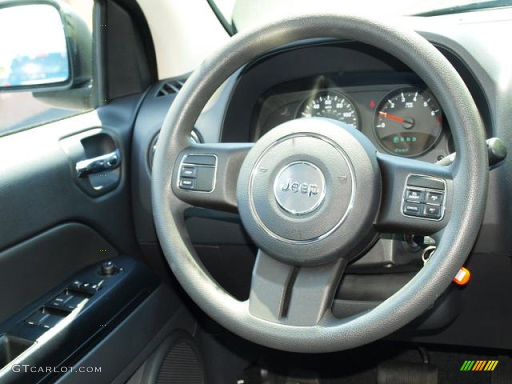 2012 Compass Sport - Rescue Green Metallic / Dark Slate Gray photo #10