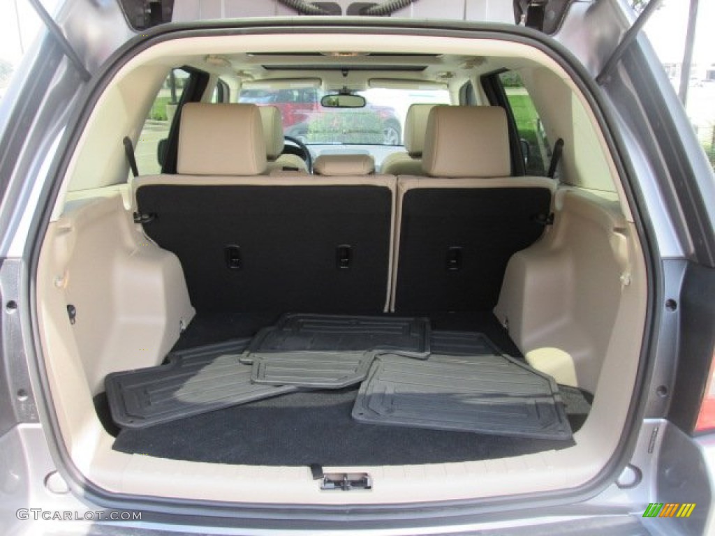2012 Land Rover LR2 HSE Trunk Photo #84815613