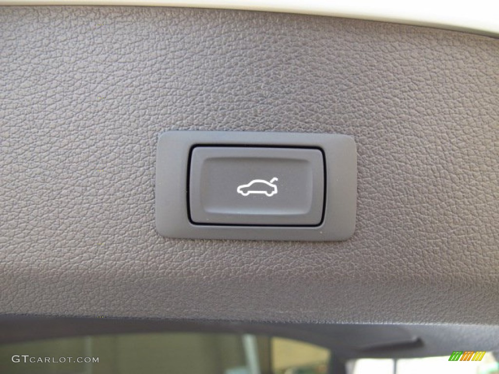 2014 Audi Q7 3.0 TDI quattro S Line Package Controls Photo #84816429