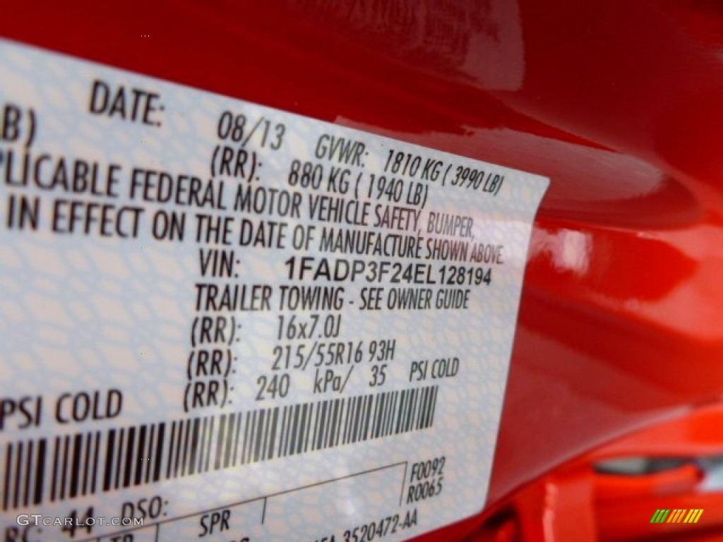 2014 Focus SE Sedan - Race Red / Medium Light Stone photo #13