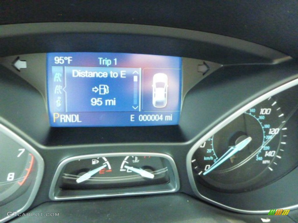 2014 Focus SE Sedan - Race Red / Medium Light Stone photo #15