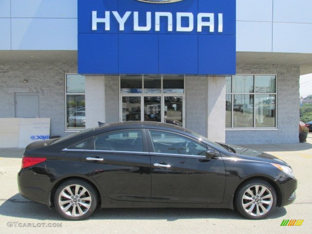 2011 Sonata SE - Midnight Black / Black photo #2