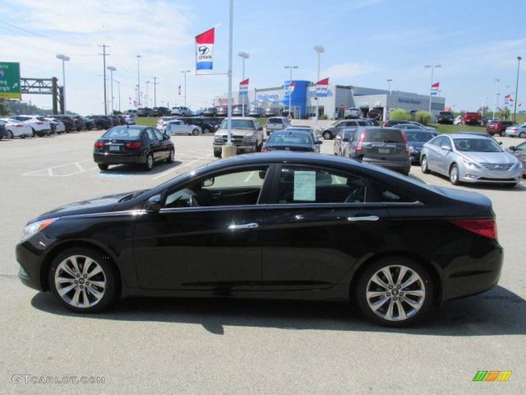 2011 Sonata SE - Midnight Black / Black photo #6