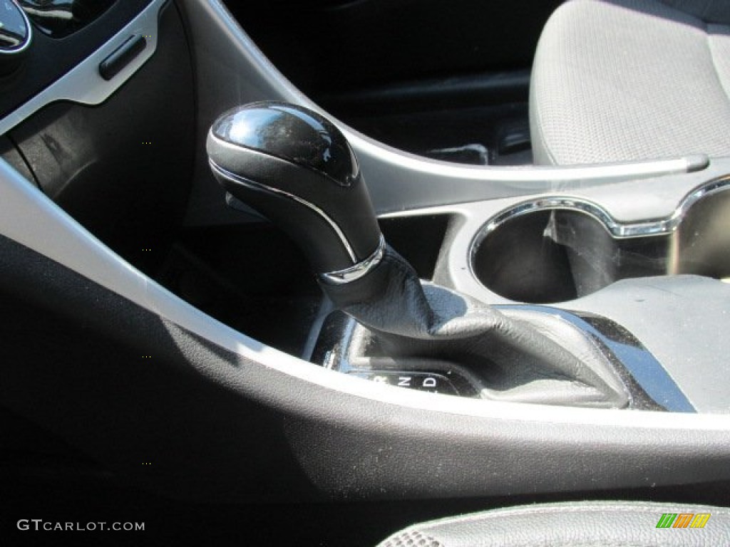 2011 Sonata SE - Midnight Black / Black photo #16