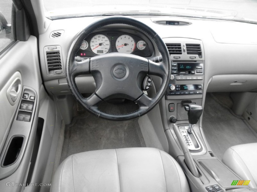 2000 Maxima SE - Icelandic Pearl / Frost photo #21