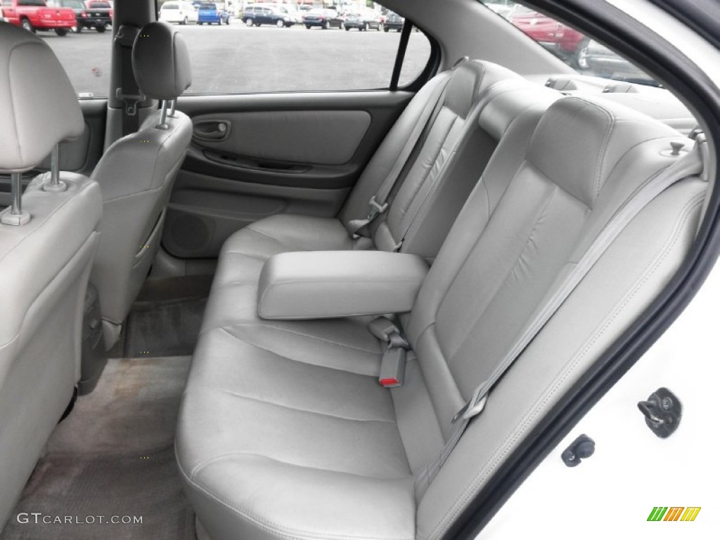 2000 Maxima SE - Icelandic Pearl / Frost photo #22